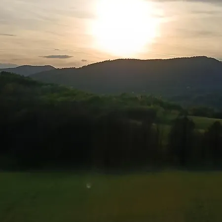 Dom wakacyjny Dom Nad Rzeką Gluszyca Gorna